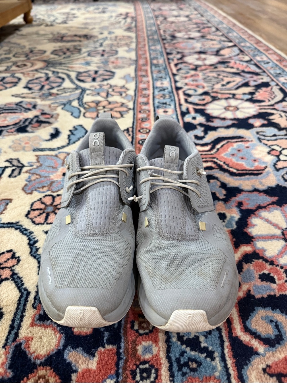 On Running kids Athletic Shoes in Light Gray and White